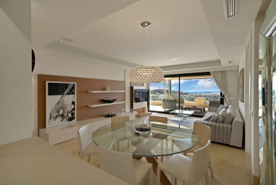 3 Bedroom Middle Floor Apartment in Nueva Andalucía - Image 4