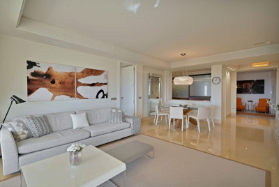 3 Bedroom Middle Floor Apartment in Nueva Andalucía - Image 5