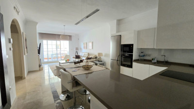 3 Bedroom Middle Floor Apartment in Nueva Andalucía - Image 2