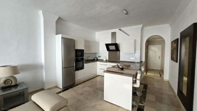 3 Bedroom Middle Floor Apartment in Nueva Andalucía - Image 5