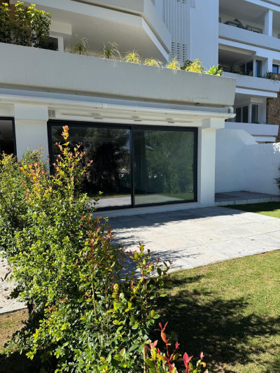 1 Bedroom Ground Floor Apartment in Nueva Andalucía - Image 1
