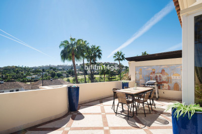 2 Bedroom Penthouse in Nueva Andalucía - Image 3