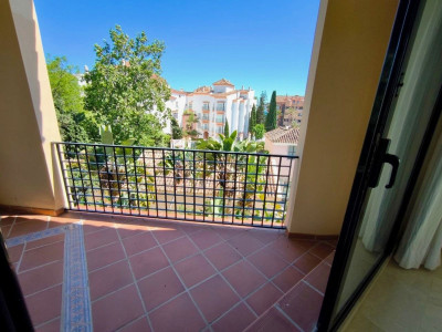 2 Bedroom Penthouse in Puerto Banús - Image 2