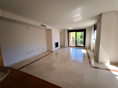 2 Bedroom Penthouse in Puerto Banús - Image 5