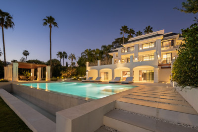 6 Bedroom Detached Villa in Nueva Andalucía - Image 3