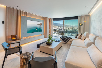 3 Bedroom Middle Floor Apartment in Puerto Banús - Image 3