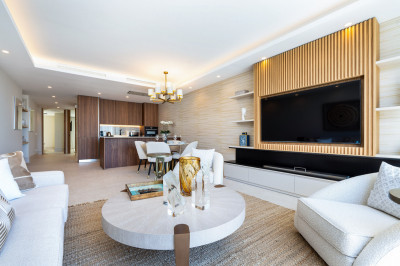 2 Bedroom Middle Floor Apartment in Puerto Banús - Image 5