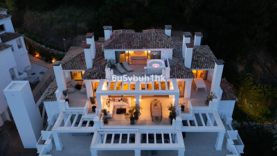 3 Bedroom Penthouse Duplex in Nueva Andalucía - Image 1
