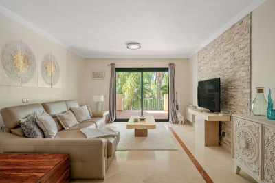 3 Bedroom Middle Floor Apartment in Nueva Andalucía - Image 3