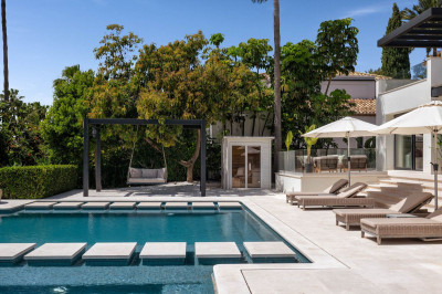 5 Bedroom Detached Villa in Nueva Andalucía - Image 3