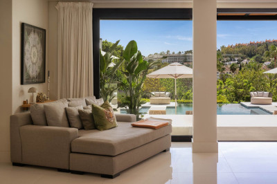 5 Bedroom Detached Villa in Nueva Andalucía - Image 5