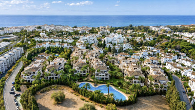 2 Bedroom Middle Floor Apartment in Puerto Banús - Image 1