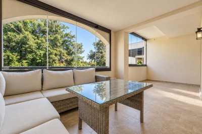 2 Bedroom Middle Floor Apartment in Puerto Banús - Image 5