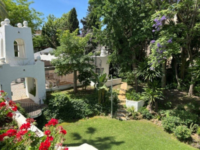 3 Bedroom Middle Floor Apartment in Puerto Banús - Image 2