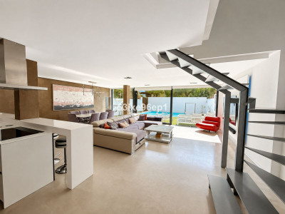 3 Bedroom Semi-Detached House in Nueva Andalucía - Image 2