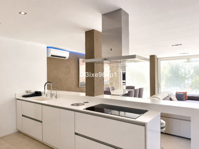 3 Bedroom Semi-Detached House in Nueva Andalucía - Image 4