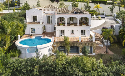 5 Bedroom Detached Villa in La Quinta - Image 1