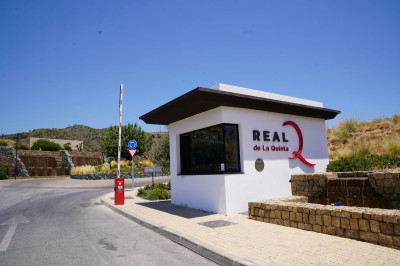 Residential Plot in La Quinta - Image 5
