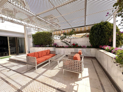 3 Bedroom Middle Floor Apartment in Puerto Banús - Image 3