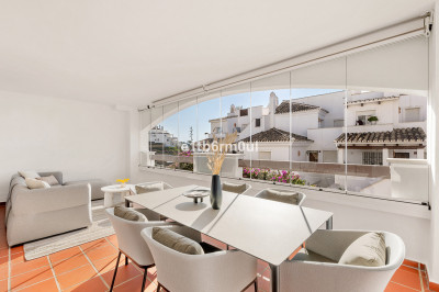 2 Bedroom Middle Floor Apartment in Nueva Andalucía - Image 4