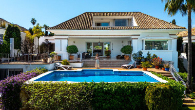 7 Bedroom Detached Villa in Nueva Andalucía - Image 2