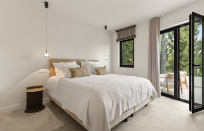 4 Bedroom Detached Villa in Nueva Andalucía - Image 4