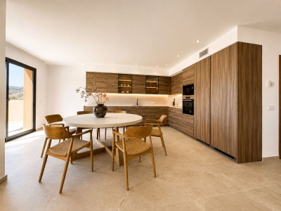 4 Bedroom Detached Villa in El Madroñal - Image 2