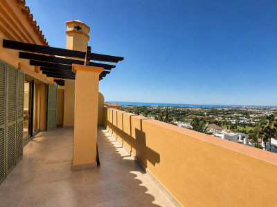 4 Bedroom Detached Villa in El Madroñal - Image 3