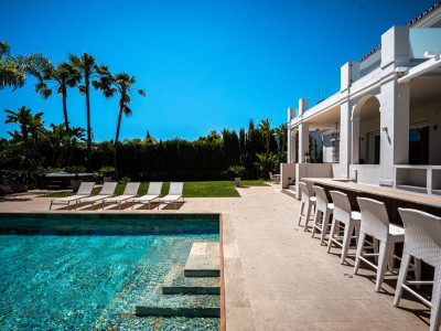 6 Bedroom Detached Villa in Nueva Andalucía - Image 3