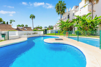 4 Bedroom Ground Floor Apartment in Puerto Banús - Image 1