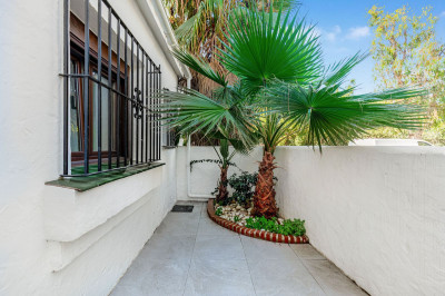 4 Bedroom Ground Floor Apartment in Puerto Banús - Image 3