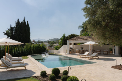 4 Bedroom Detached Villa in Nueva Andalucía - Image 2