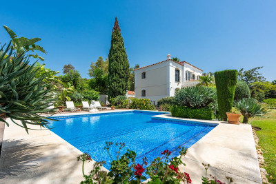 5 Bedroom Detached Villa in Nueva Andalucía - Image 1
