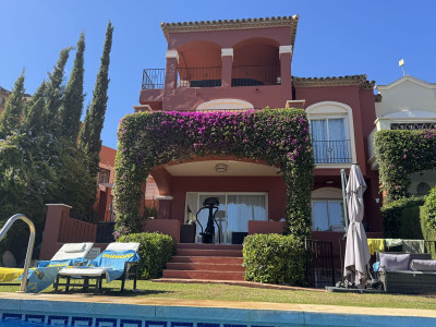 5 Bedroom Semi-Detached House in Puerto Banús - Image 1