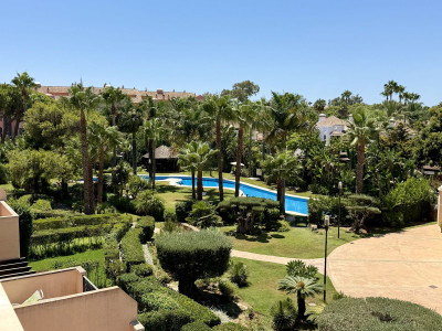 2 Bedroom Top Floor Apartment in Puerto Banús - Image 1
