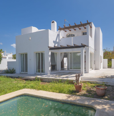 3 Bedroom Detached Villa in Puerto Banús - Image 2