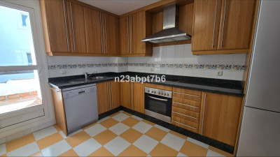 2 Bedroom Middle Floor Apartment in Nueva Andalucía - Image 4