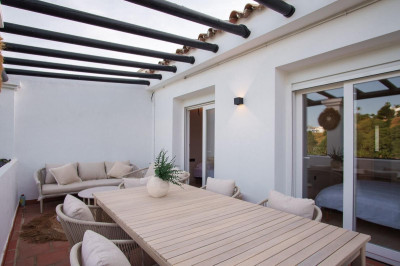 3 Bedroom Penthouse in La Quinta - Image 1