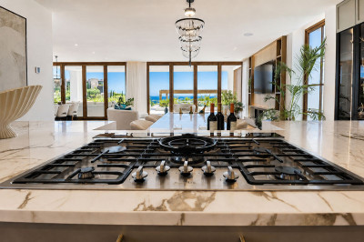 5 Bedroom Detached Villa in La Quinta - Image 3