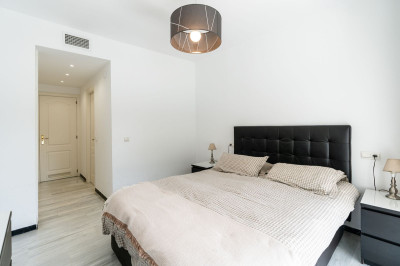 2 Bedroom Ground Floor Apartment in Puerto Banús - Image 4