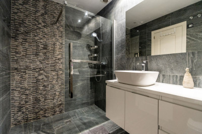 2 Bedroom Ground Floor Apartment in Puerto Banús - Image 5