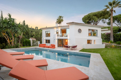 4 Bedroom Detached Villa in Nueva Andalucía - Image 3