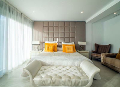 5 Bedroom Detached Villa in Nueva Andalucía - Image 5