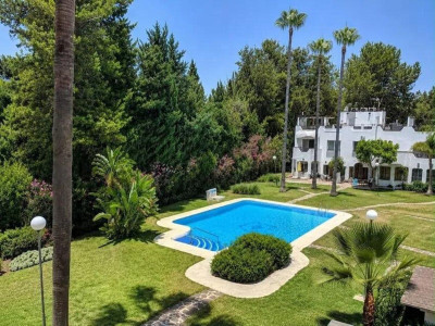 4 Bedroom Townhouse in Nueva Andalucía - Image 1