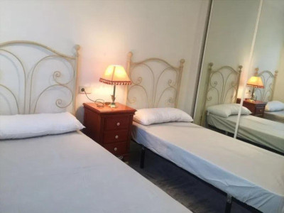 2 Bedroom Middle Floor Apartment in Puerto Banús - Image 5