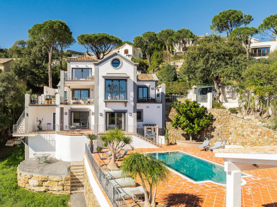 4 Bedroom Detached Villa in El Madroñal - Image 2