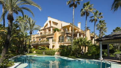 3 Bedroom Middle Floor Apartment in Puerto Banús
