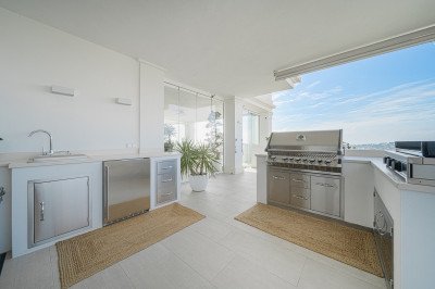 7 Bedroom Middle Floor Apartment in Nueva Andalucía - Image 5