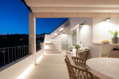 3 Bedroom Penthouse in La Quinta - Image 1