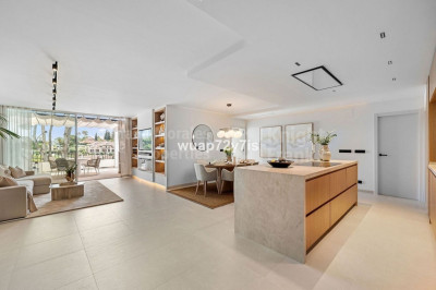 3 Bedroom Penthouse in La Quinta - Image 4